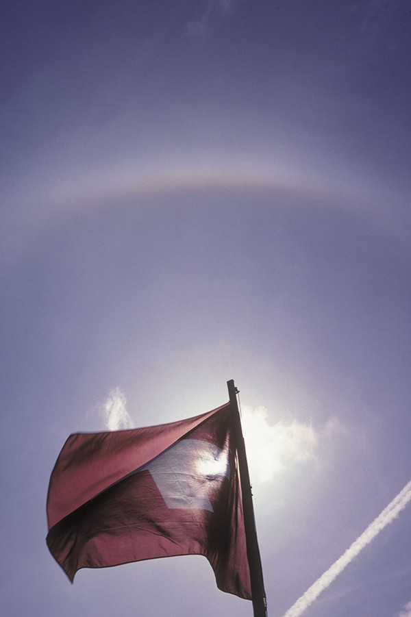 Halo, Rainbow, Sunlight Refraction & Ice Crystals