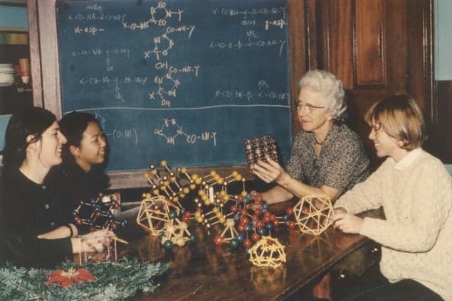 Photo of Dorothy Wrinch teaching at Smith College in the 1960s