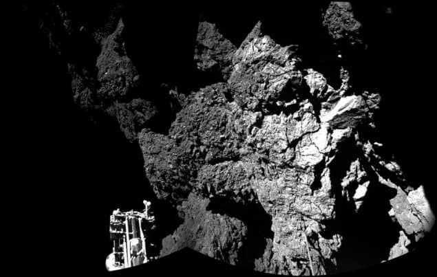 A black-and-white image of the comet 67P/Churyumov-Gerasimenko