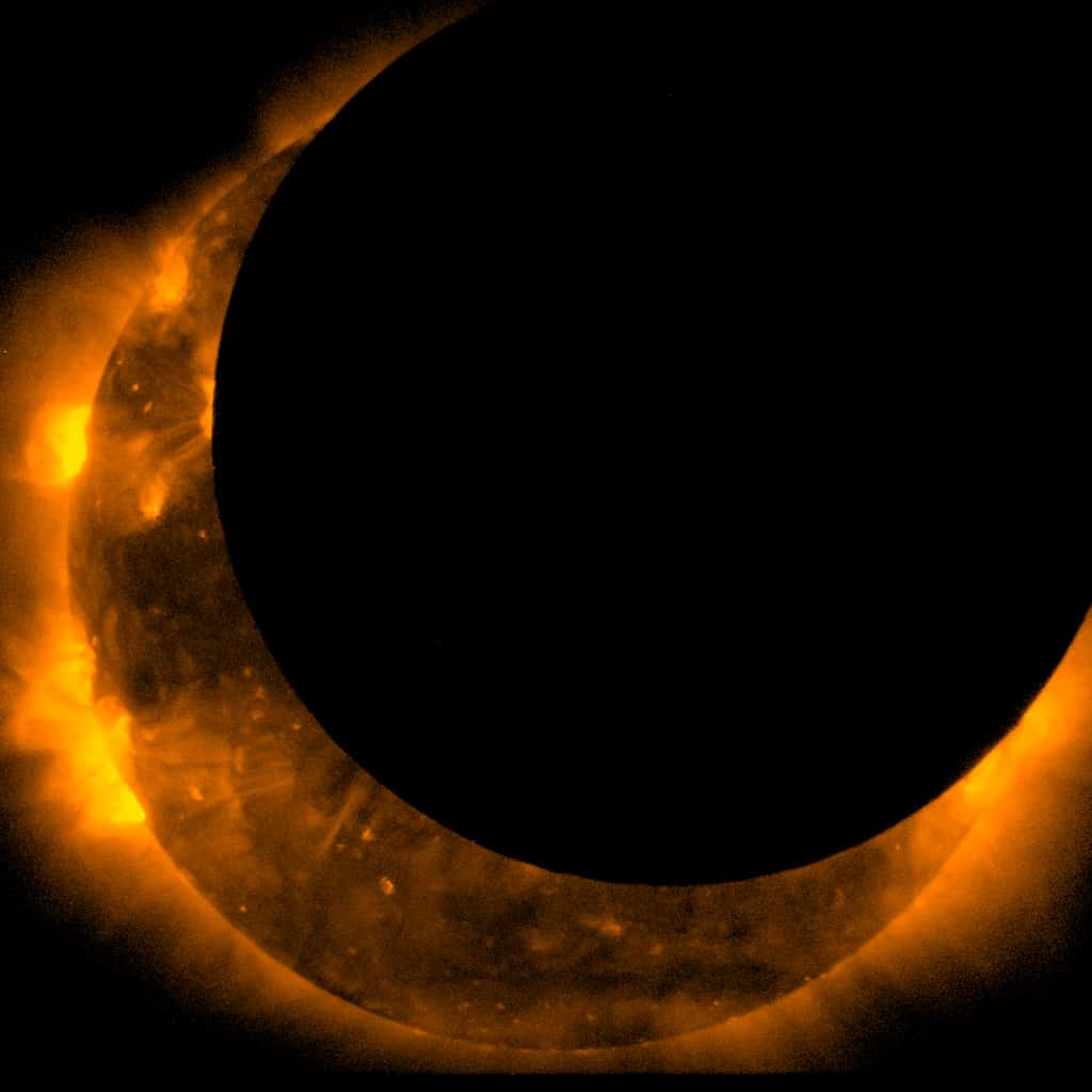 Solar eclipse captured by Hinode craft
