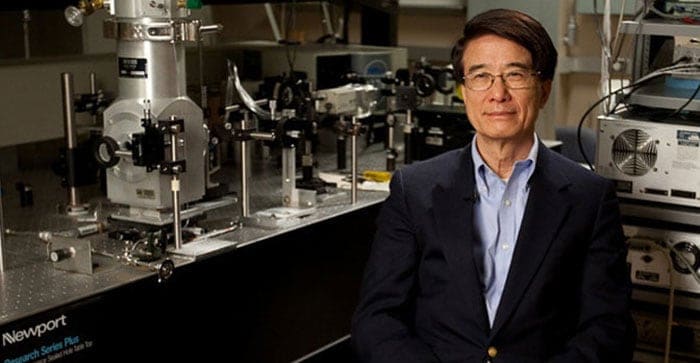 Photograph of Paul Chu in his lab