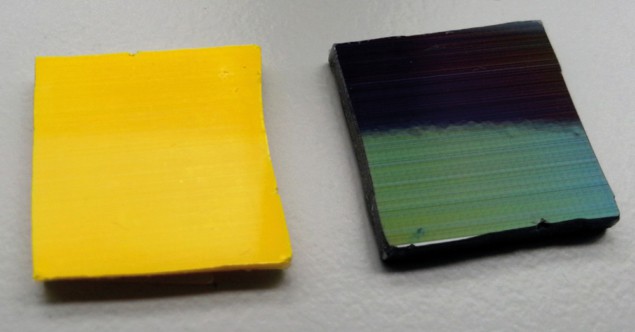 Artificial epoxy flowers with disordered striations and different background colours
