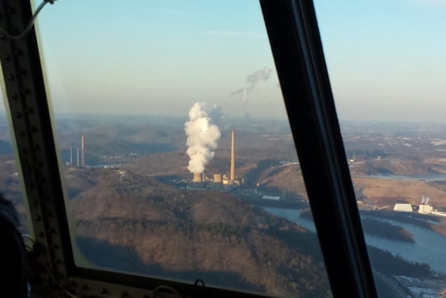 Photo of coal-fired power plants in the Ohio River Valley (Courtesy: Joel Thornton/University of Washington).