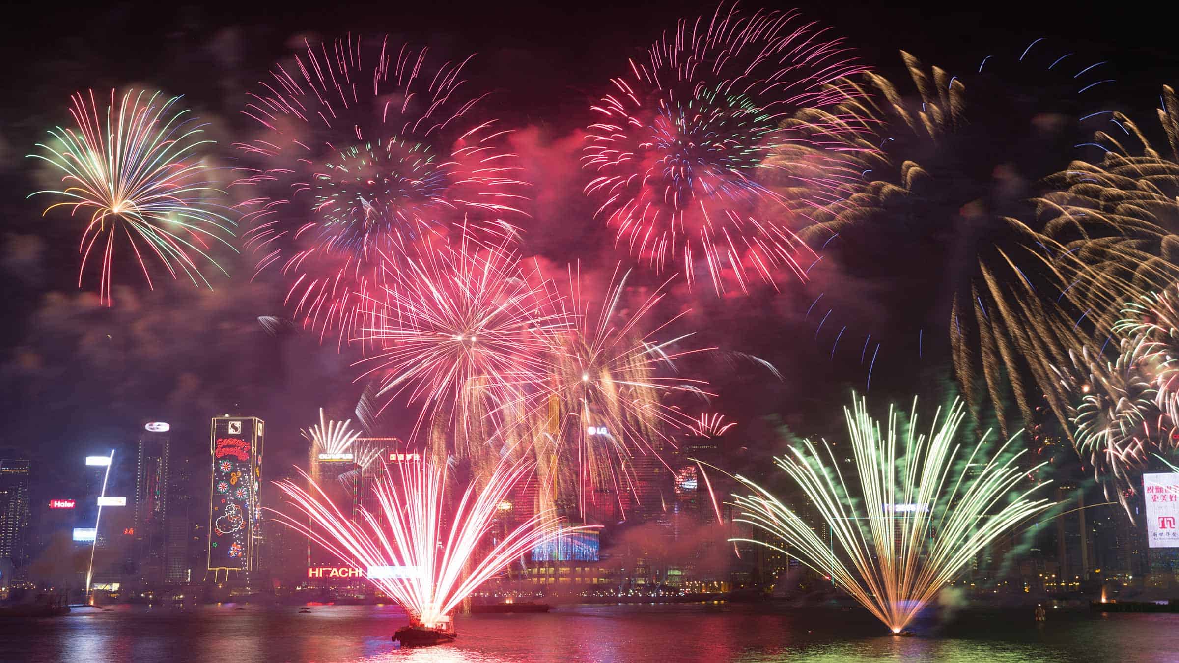 Firework Studies by Pierre Le Hors（Fireworks - Wikipedia）