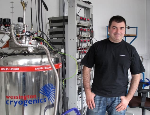 Konstantin Novoselov in lab