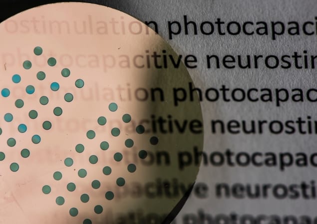 Organic electrolytic photocapacitor