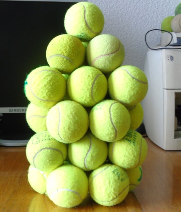 Tennis ball tower