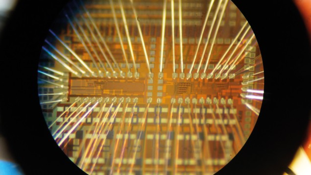 An optical microscope image of quantum bit transistors and conventional electronics fabricated on the same silicon chip.