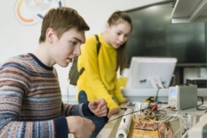 Image of two undergraduates in the lab
