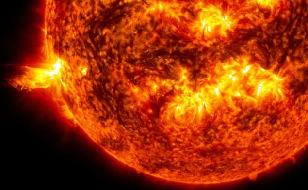 Sun could be in midlife doldrums, survey of stellar activity reveals - physicsworld.com
