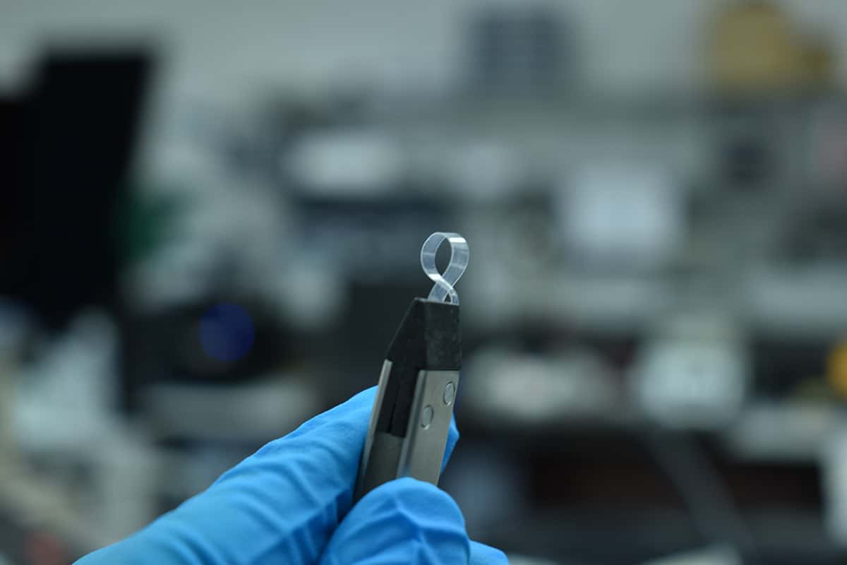 This transparent liquid-crystal elastomer displays auxetic behaviour when stretched