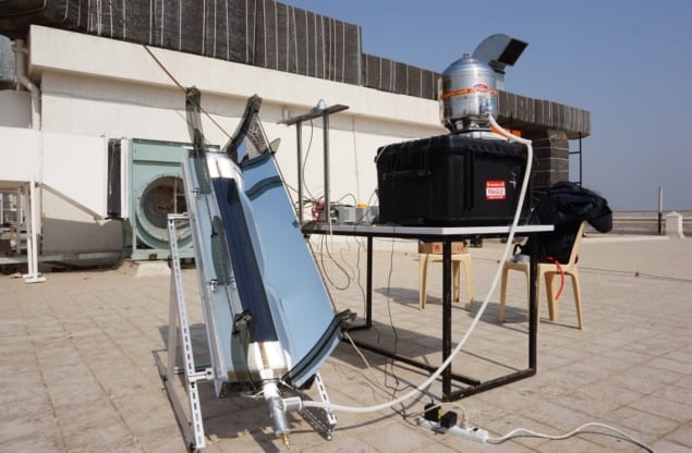Solar steam generator