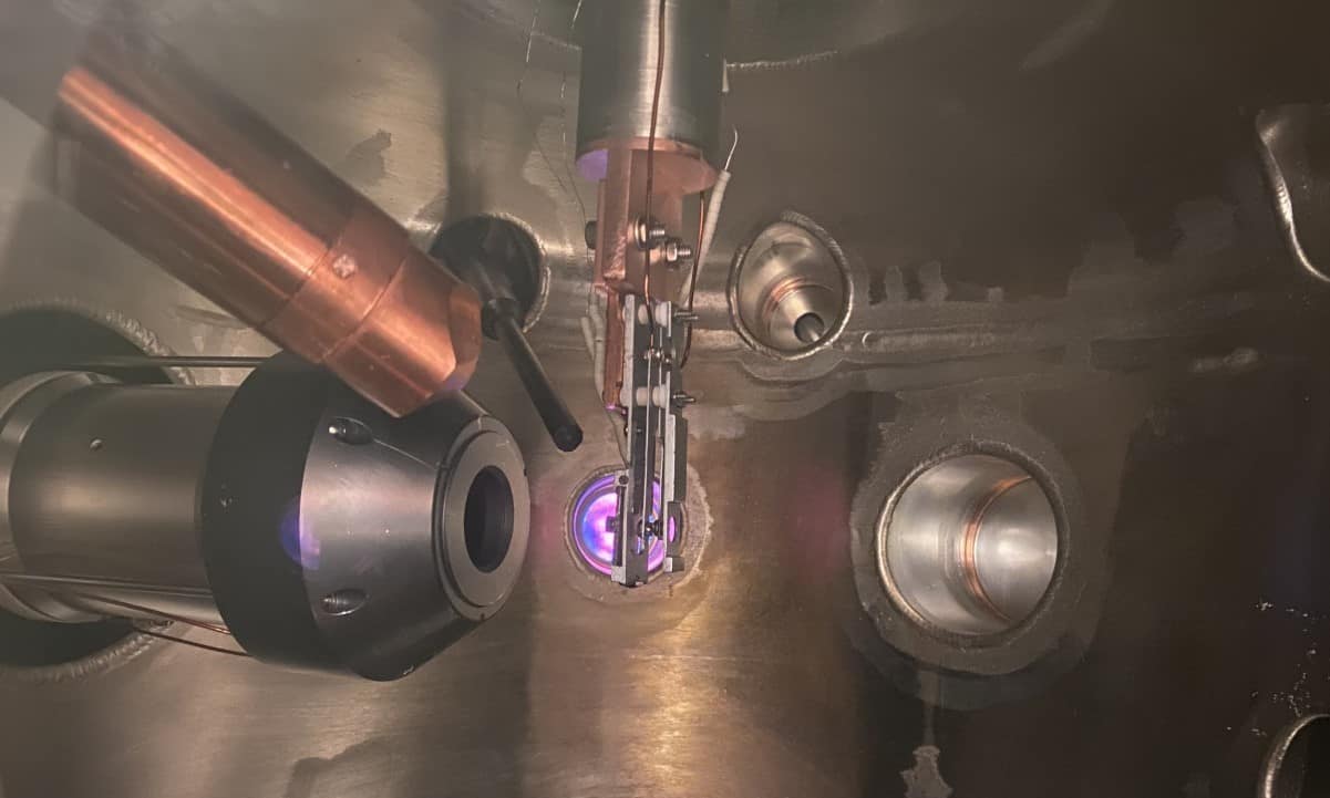 Image: Pulsed lasers probe beyond titanium dioxide's surface