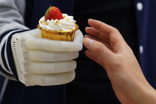 Inflatable robotic hand