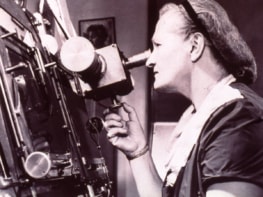 Cecilia Payne Gaposchkin使用天文设备