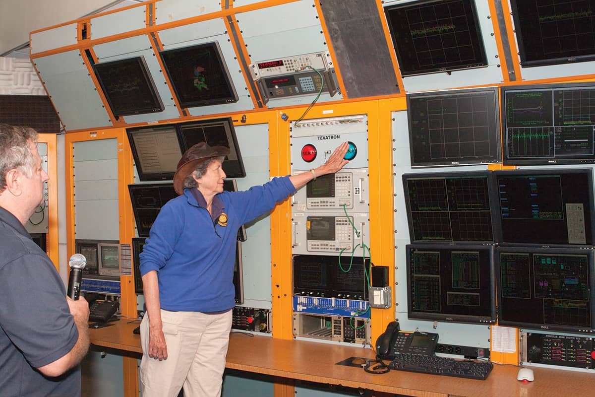 Helen Edwards presses the off switch on the Tevatron beam