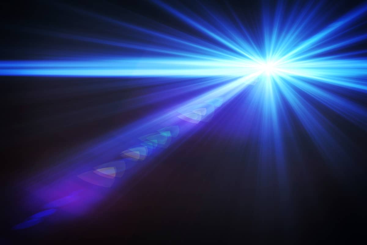 Accidental discovery produces superfluorescent light at room temperature