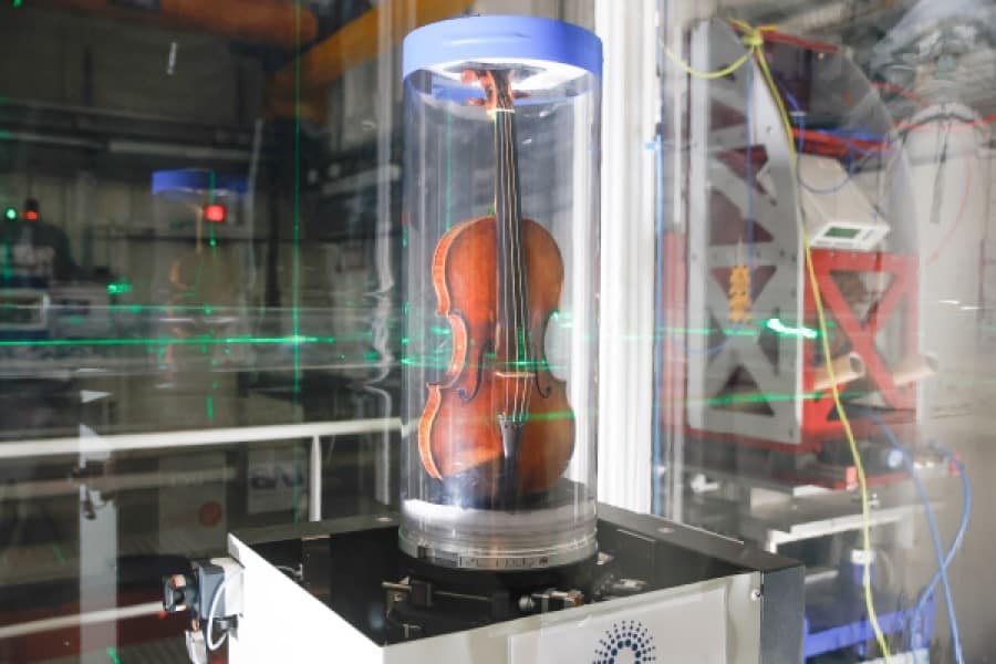 European Synchrotron Studies Niccolò Paganini’s Violin: A Musical Rhapsody