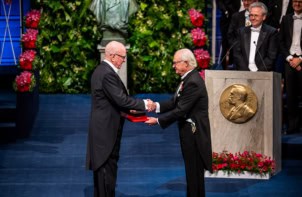 K Barry Sharpless receiving his Nobel prize