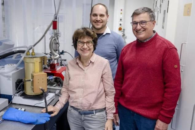 Martina Havenith, Philipp Schienbein and Gerhard Schwaab Martina Havenith, Philipp Schienbein and Gerhard Schwaab in their lab. They're wearing casual clothing and standing next to a piece of equipment
