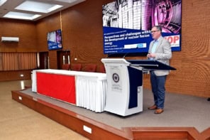Lee Packer delivering lecture at BARC