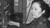 Black and white photo of Chinese-American physicist Chien-Shiung Wu working in a laboratory