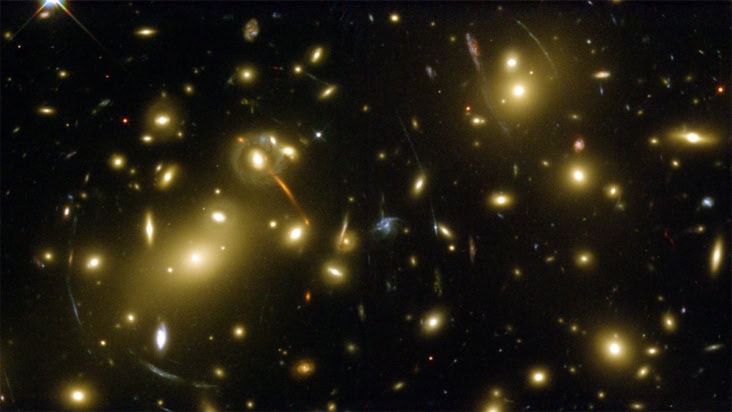 The Abell 2218 galaxy cluster
