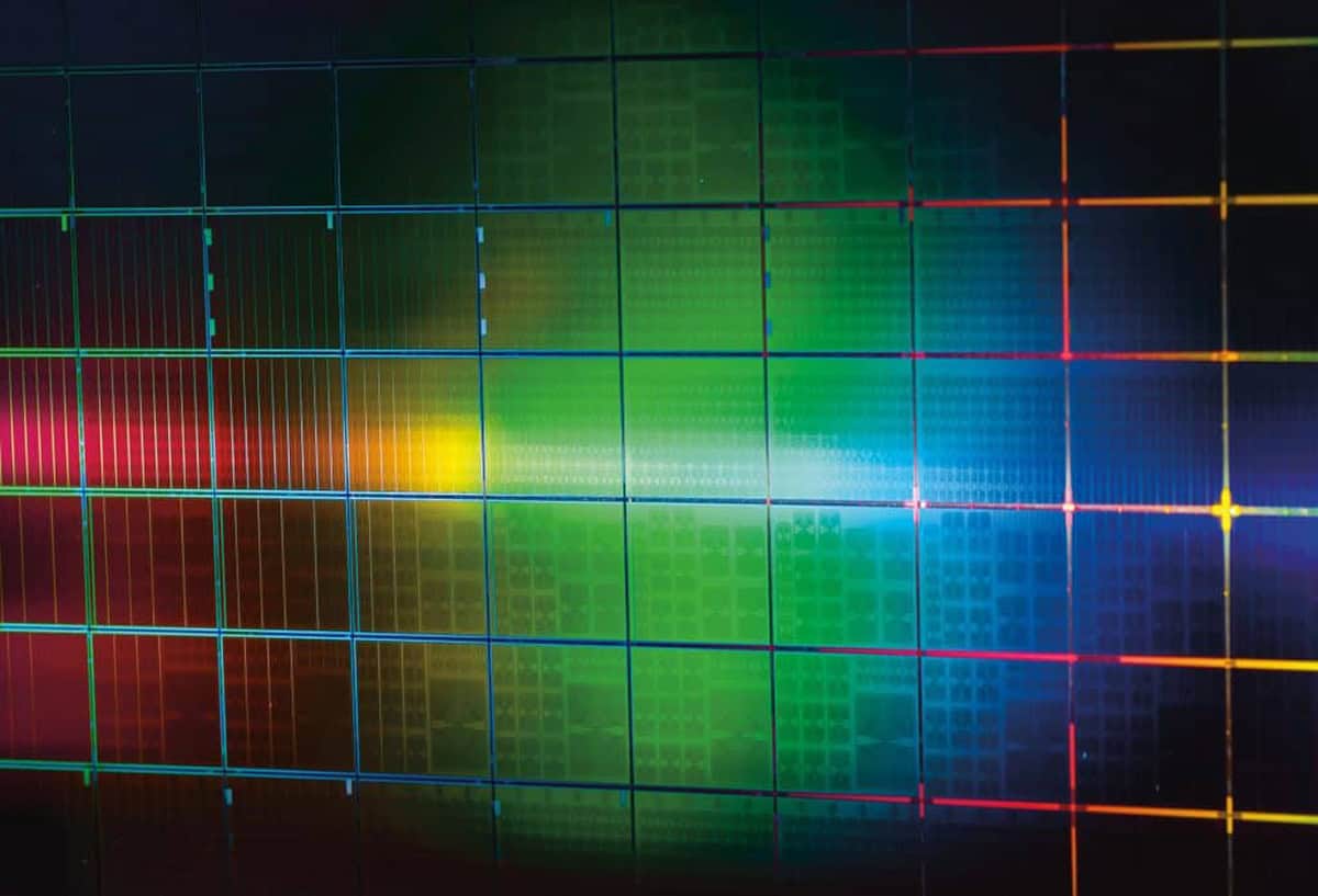 Intel's silicon spin qubits are now being manufactured on an industrial scale