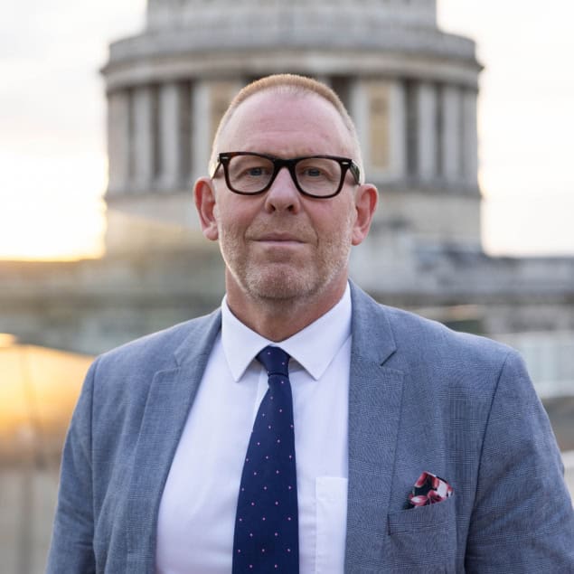 tim prior headshot image