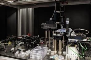 An optical bench with some equipment on it