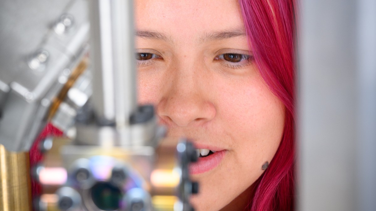 Quantum sensors benefit from miniaturized ultrahigh vacuum – Physics World