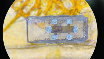 Iron telluride thin film