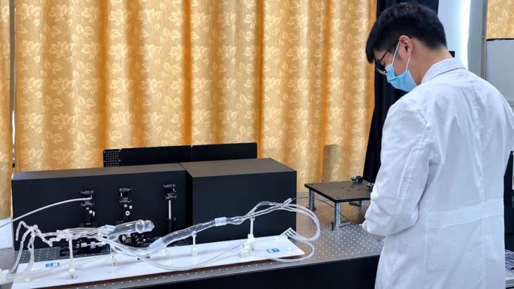 Intravascular imaging probe
