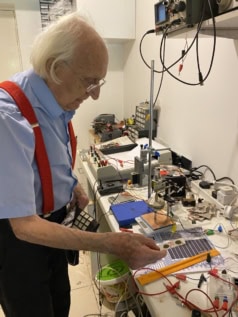 Hilsum at his house